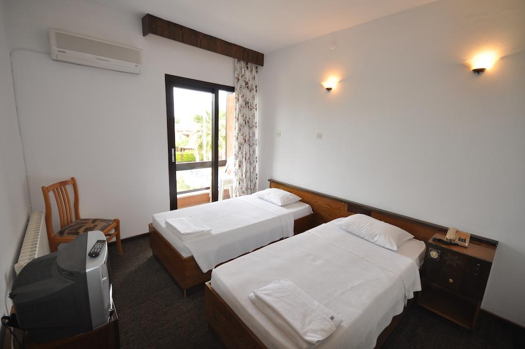 Kabasakal Hotel Çeşme Exteriör bild