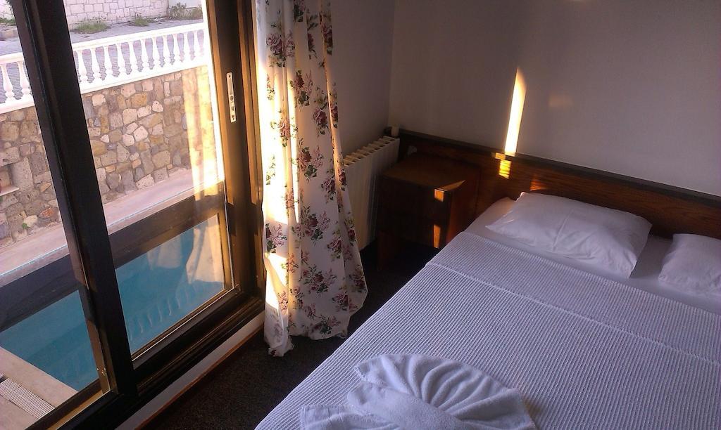 Kabasakal Hotel Çeşme Rum bild